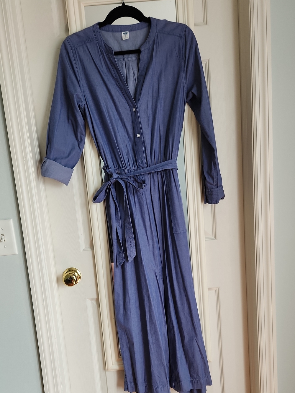 Old Navy Chambray-Style Long Sleeve Jumpsuit in Blue